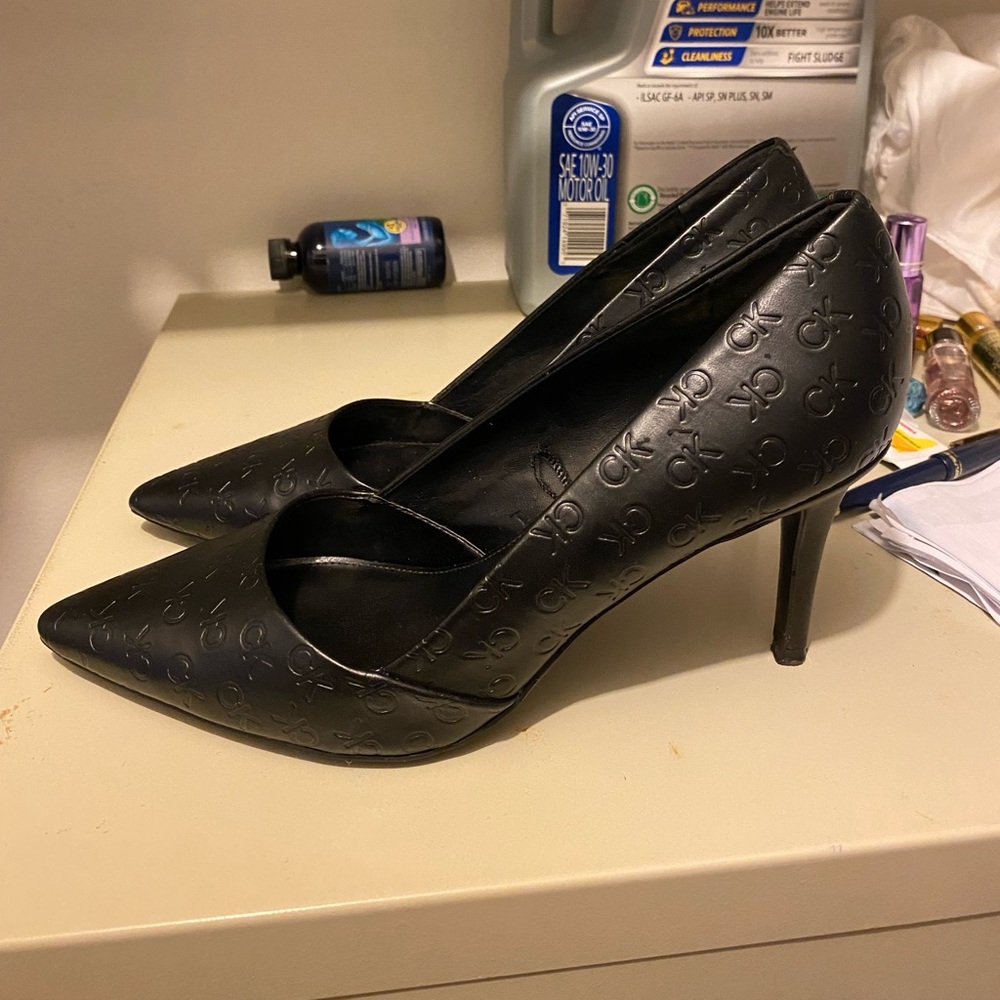 Shoes - Picture 2 of 6